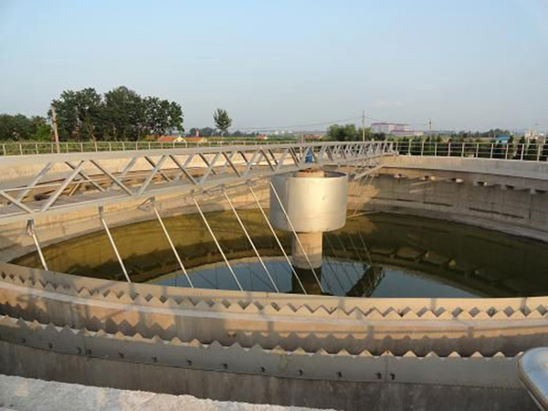 ZXG中心傳動(dòng)刮泥機(jī)